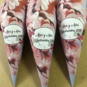 Cono boda orquídeas con mariposas (opcionales)