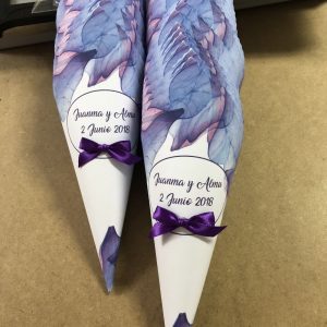 Cono boda fondo acuarela morado