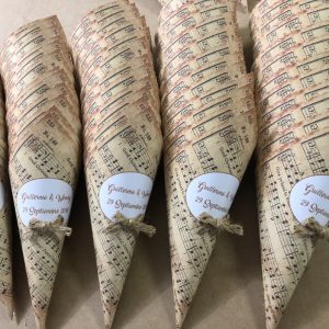 Cono boda notas musicales