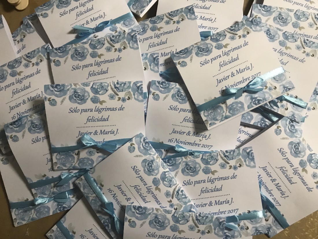 Lágrimas de felicidad rosas acuarela azul - Imagen 2