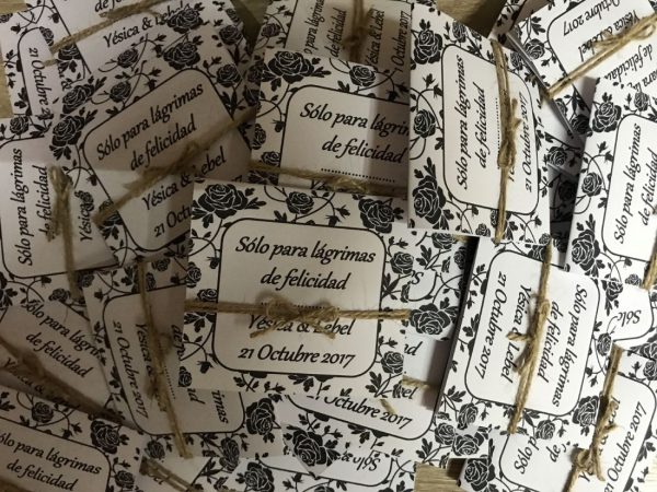 Lágrimas de felicidad rosas negras