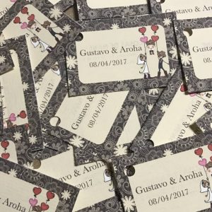 Tarjeta para detalles novios corazones
