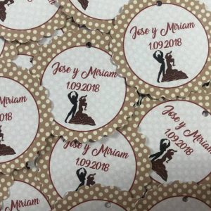 Tarjeta para detalles fondo topos beige