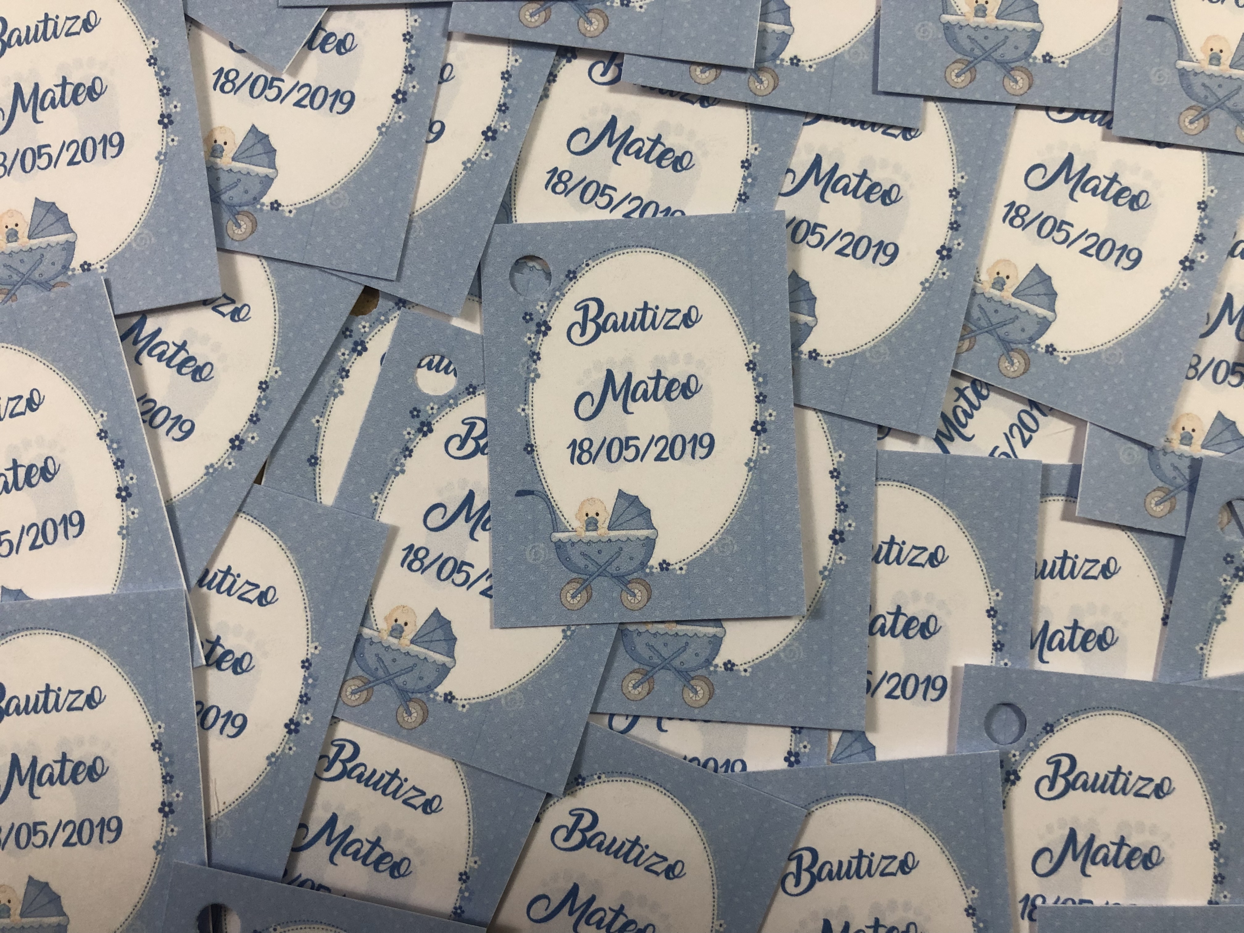 Tarjeta para detalles carrito bebé con chupete azul