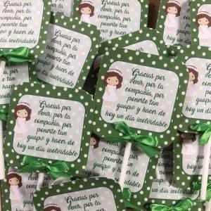 Piruleta de agradecimiento fondo verde con topos blancos