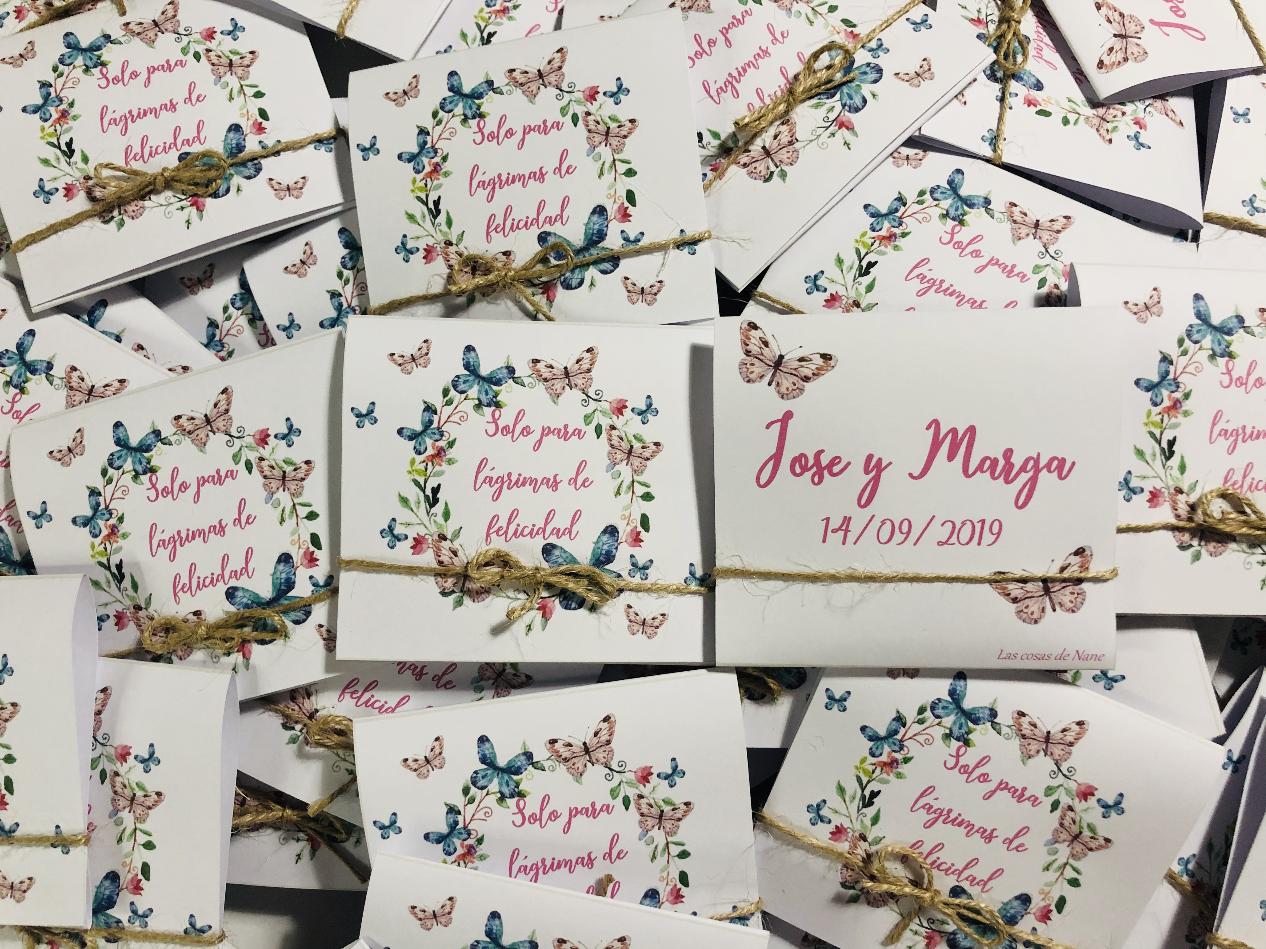 Lágrimas de felicidad corona mariposas