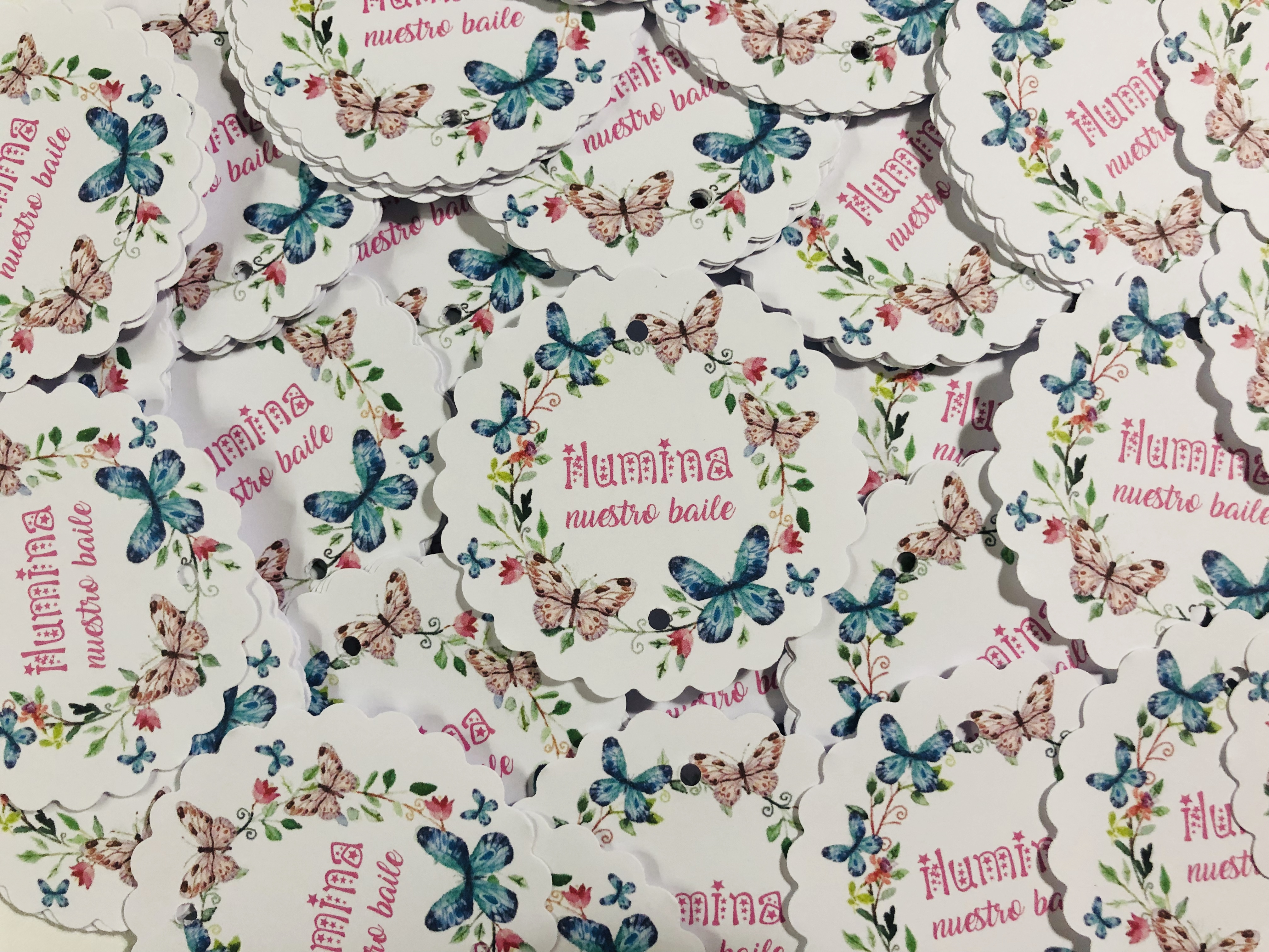 Tarjeta bengala corona mariposas