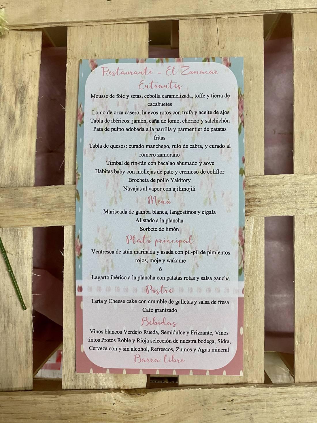 Minuta comunión fondo rosa y verde agua