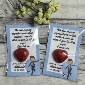 Tarjeta de agradecimiento con bombón niño fútbol azul