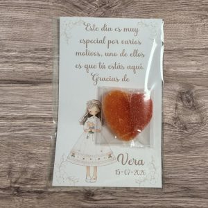Tarjeta de agradecimiento con gominola niña ramo flores